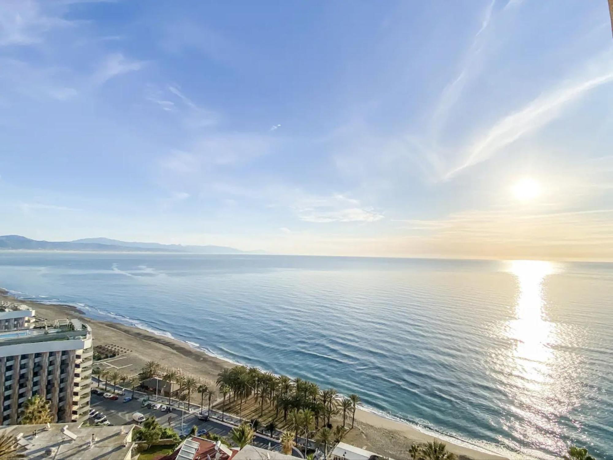 Apartamento Moderno Con Vistas Panoramicas Torremolinos Kültér fotó